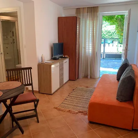 Apartment Ap.galerija Istok-zapad 2 - 